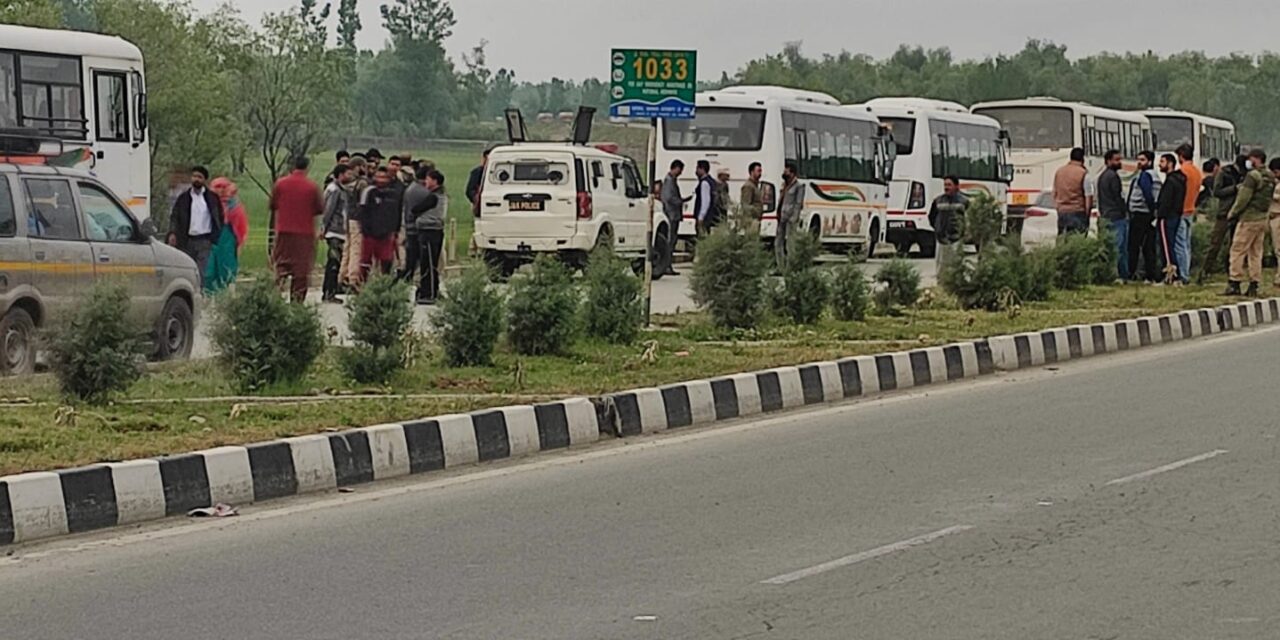 PM Modi’s Samba Visit: Valley-based PRIs Leave For Venue Amid Tight Security To Attend Panchayati Raj Diwas