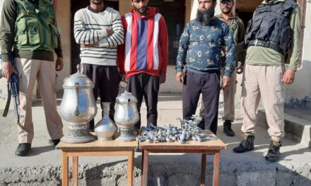 Srinagar Police Solved theft case, 03 accused arrested, Stolen property recovered