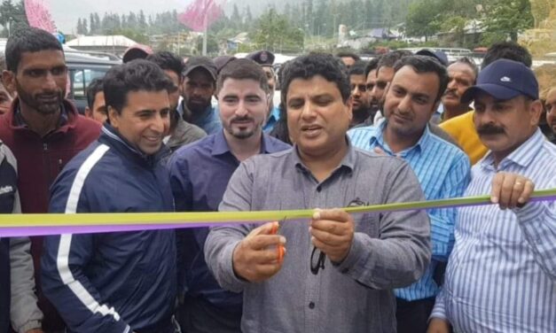 Sarmad Hafeez launches Pre Paid counter for pony service at Pahalgam