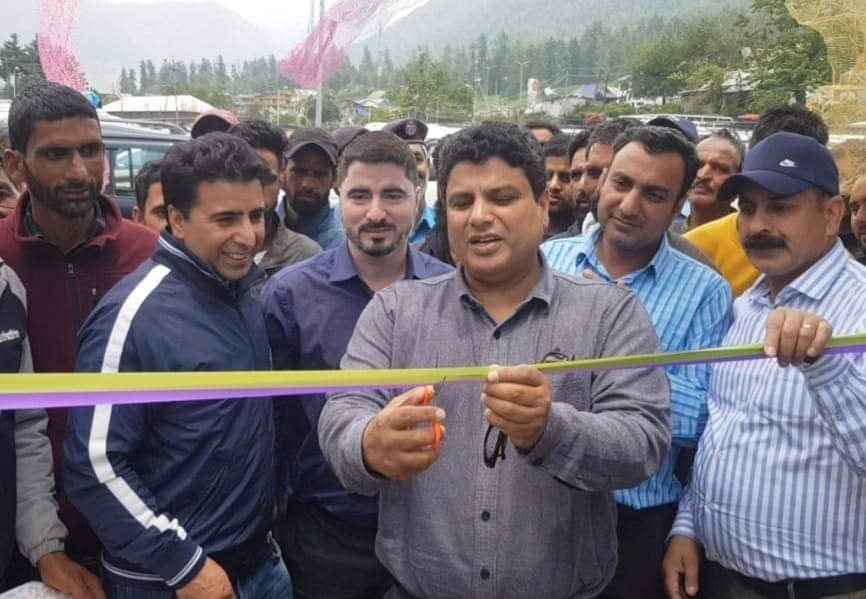Sarmad Hafeez launches Pre Paid counter for pony service at Pahalgam