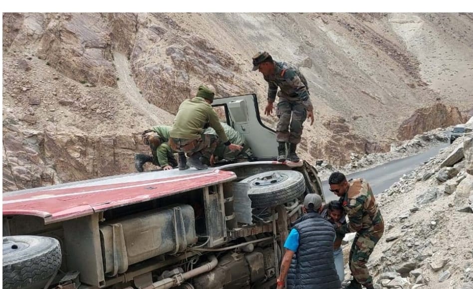 Army personnel rescue 12 people from overturned bus in Ladakh