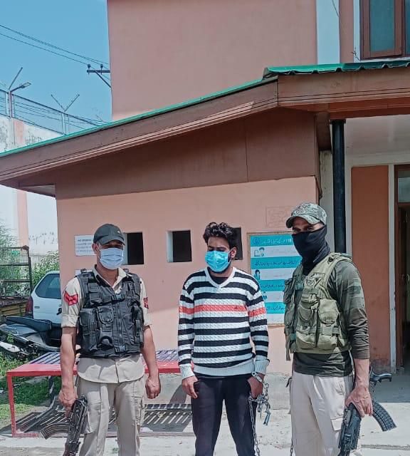 Srinagar Police arrested 01 Hybrid terrorist in Bemina area of Srinagar