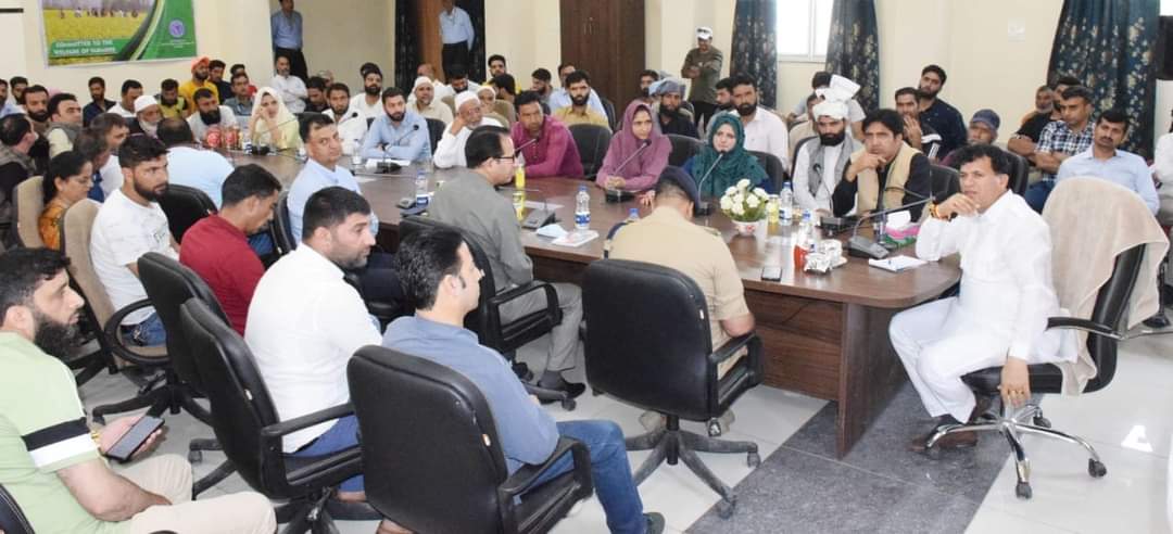 Union MoS Agriculture visits Indian International Trade Saffron Spice Park at Pampore;Meets various delegations