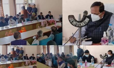 Advisor Bhatnagar visits Gurez;Interacts with DDC, BDC members, PRI representatives and listens to Public Grievances