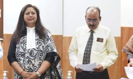 Div Com administers oath to newly appointed members of State Consumer Disputes Redressal Commission