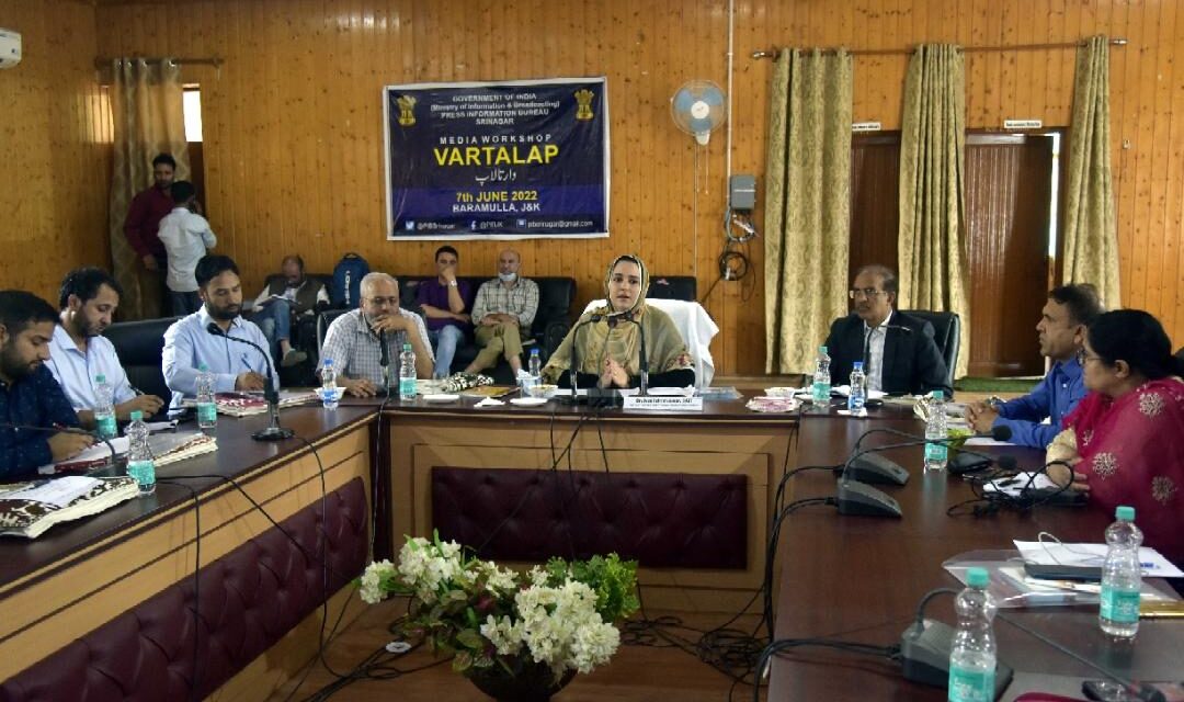 PIB organises Media Workshop at Baramulla;Media is the fourth pillar of democracy and no progress can be achieved until the message of development reaches the people :DC Baramula