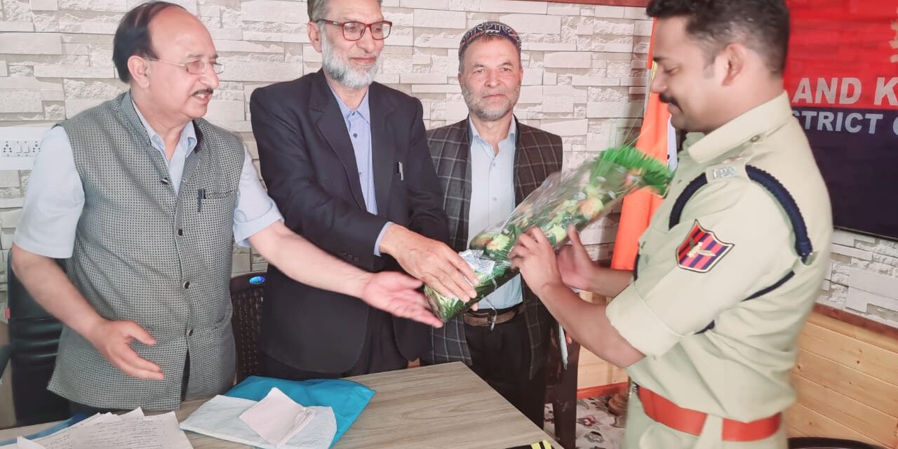 SSP Ganderbal held meeting with retired police officers at DPL Ganderbal