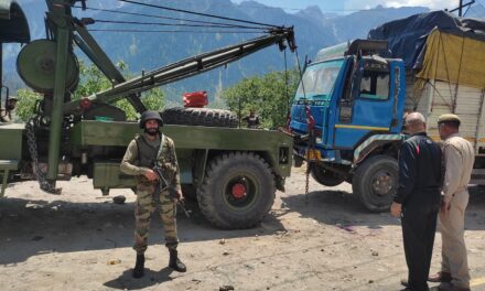 34 Assam Rifles Wussan helps recover truck which met an accident at Sumbal Kangan