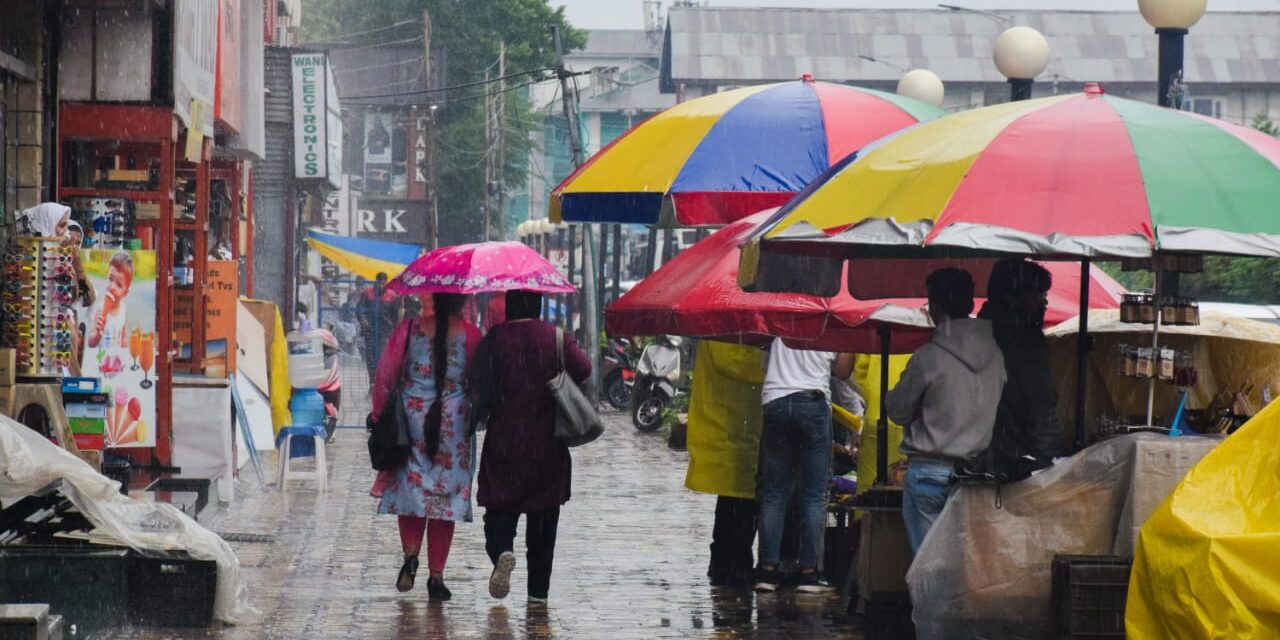 Rains Continue To Lash J&K, Bring Mercury Down Below Normal