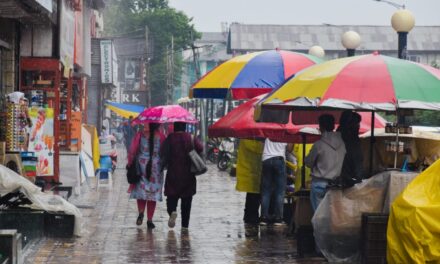 Rains Continue To Lash J&K, Bring Mercury Down Below Normal