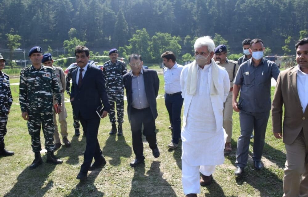 Lt Governor visits Baltal and Pahalgam;Reviews Preparedness & Response Mechanism of all the Stakeholder Departments;