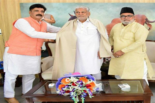 Ex-Cop Adv Farooq Reshi joins BJP in New Delhi