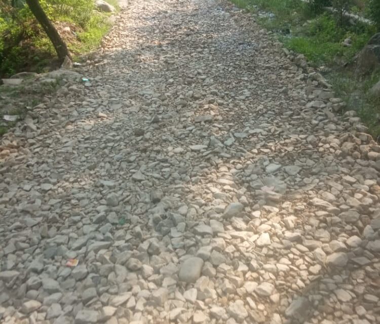 4 years on, construction of Upper-Wayil road still delayed by Contractor ,commuters suffer