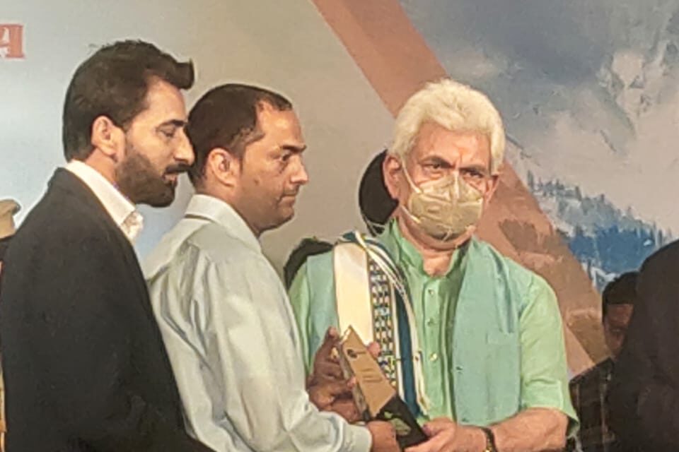 LG Confers Awards To Various Individuals;Dr Abid Jan Awarded ‘Best Men’s Health Expert Doctor Of J&K’