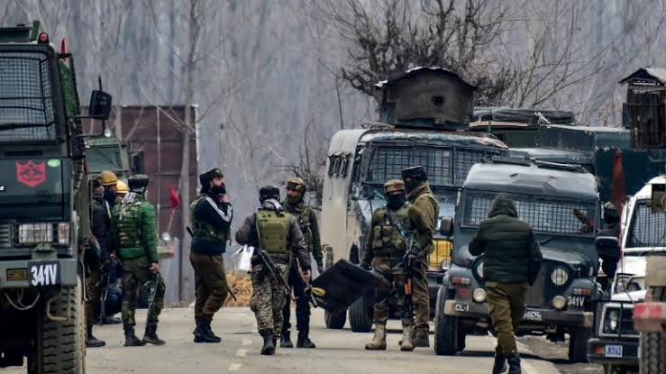 LeT militant killed in overnight Pulwama Gunfight