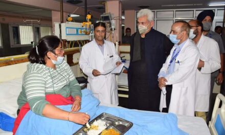 Lt Governor visits SKIMS Hospital;Meets pilgrims injured during cloudburst at Shri Amarnathji holy cave; Enquires about their well being