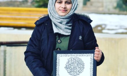 Meet Abida Rashid: An 20-year-old islamic calligrapher and medical student from HMT Srinagar
