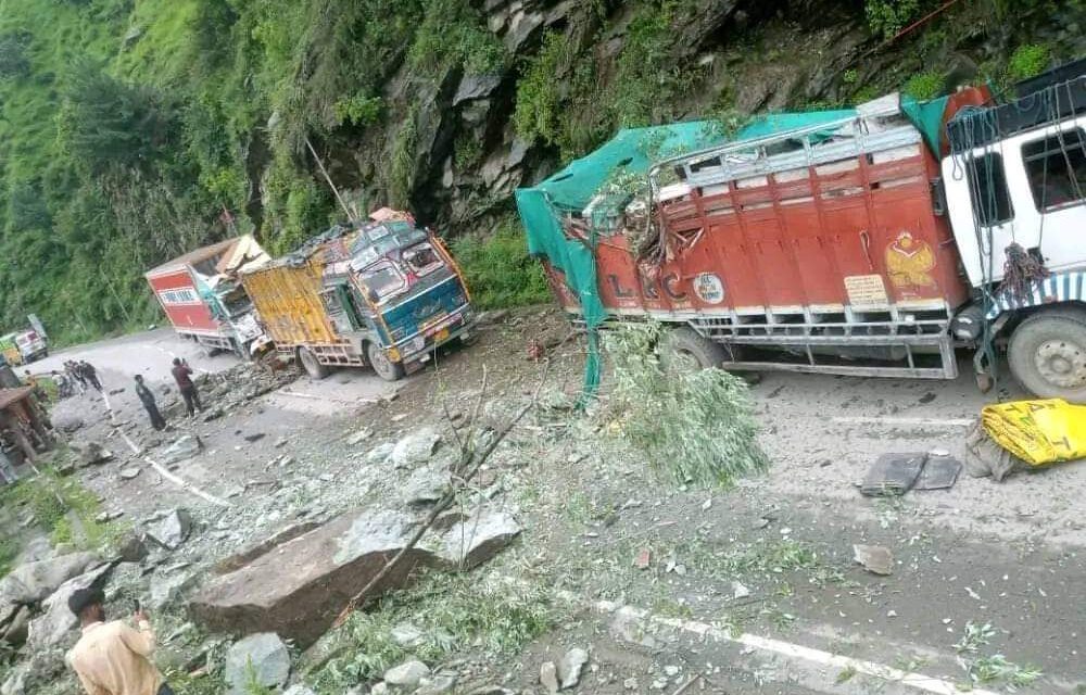Shooting stones on Mughal Road damage 3 trucks, no injuries reported