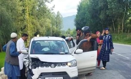 5 Persons Injured As 2 Cars Collide Along Highway in Kupwara