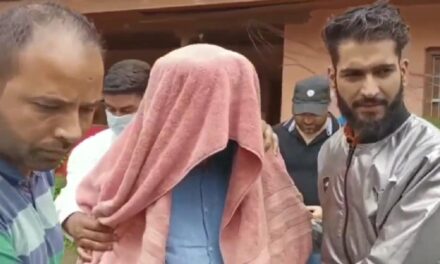 RDD official caught redhanded while taking bribe in Baramulla