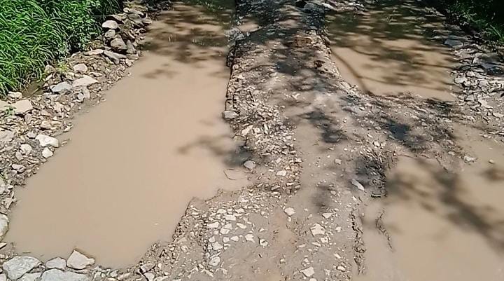 Gulabagh Potermulla residents aghast over dilapidated condition of link road
