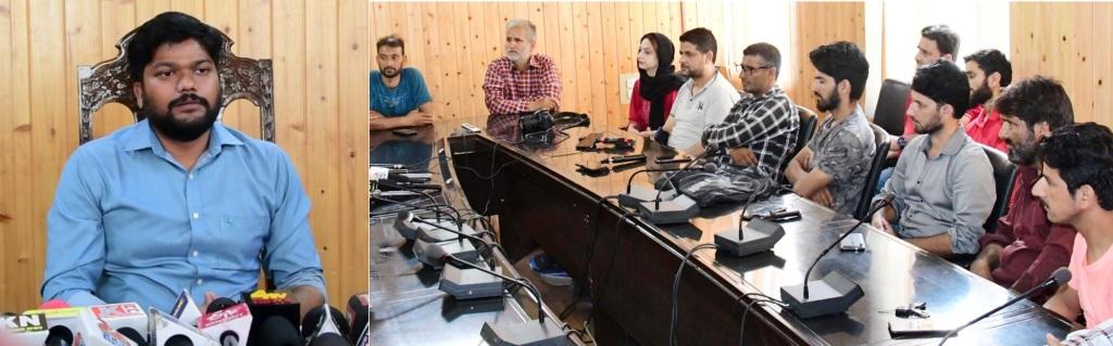 DC Ganderbal holds interactive session with Media fraternity