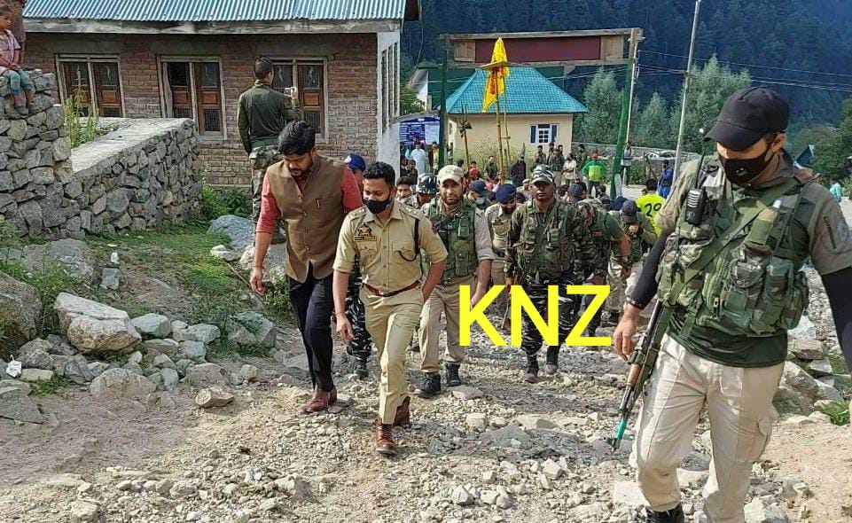 DC,SSP Ganderbal flags off annual Harmukh-Gangabal Yatra at Naranag