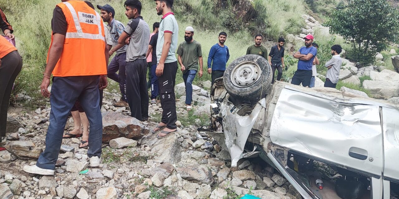 5 people killed, one person feared dead in 2 accidents in Bhaderwah