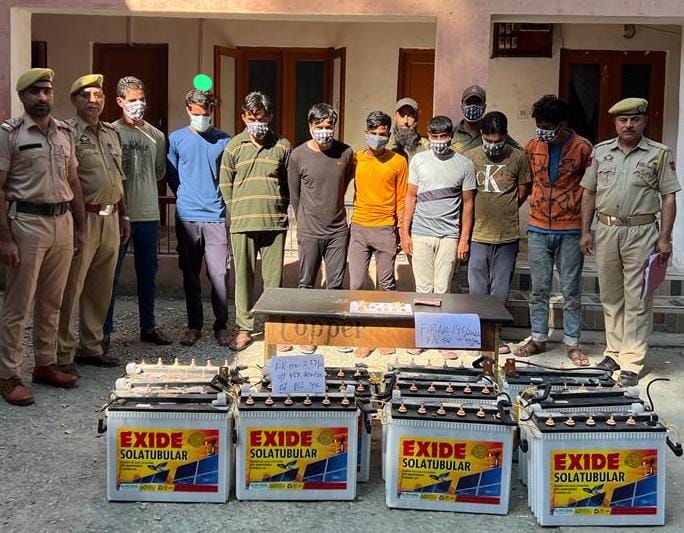 Ganderbal police solves four burglary cases,8 burglars arrested, stolen items worth lacs recovered