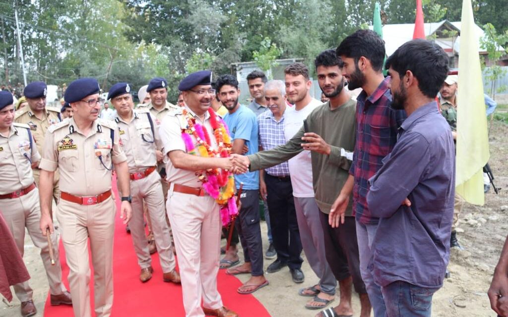 DGP lays foundation stone of multi storeyed buildings at Bhagwanpora, Sangam in Srinagar