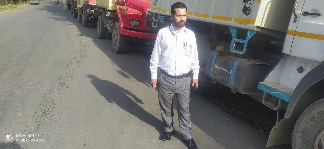 6 vehicles seized for illegal extraction of minor minerals at Shadipora:DMO Ganderbal