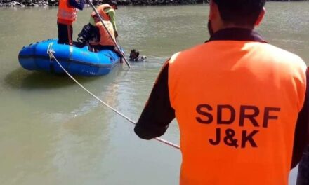 Father Of Five Daughters Drown In River Jehlem in Baramulla;Rescue Operation Launched to Retreive Body