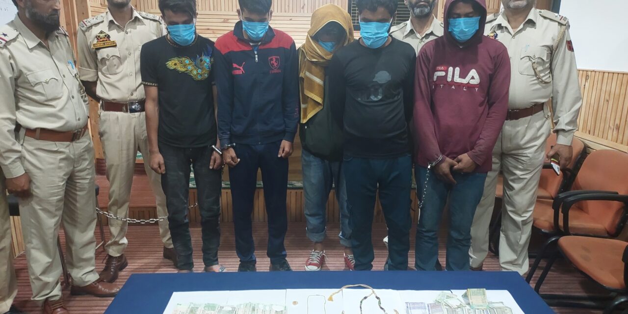 Ganderbal Police solved burglary case and stolen property worth lacs recovered
