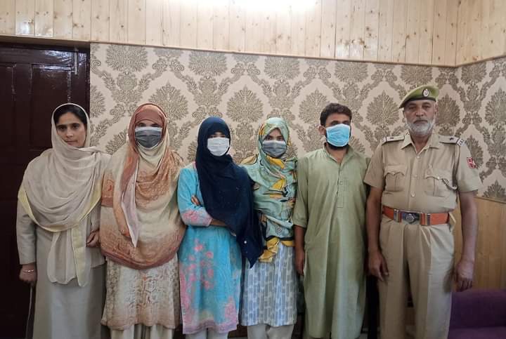 Budgam Police recovers 02 missing minor Girls from Jammu.