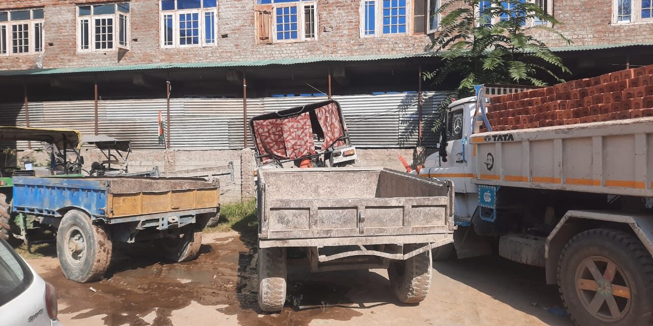 Geology Mining Department Ganderbal acts tough on illegal mining,7 vehicles Seized