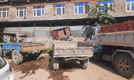Geology Mining Department Ganderbal acts tough on illegal mining,7 vehicles Seized