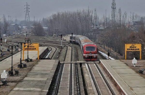 Train service between Baramulla & Budgam to remain suspended tomorrow