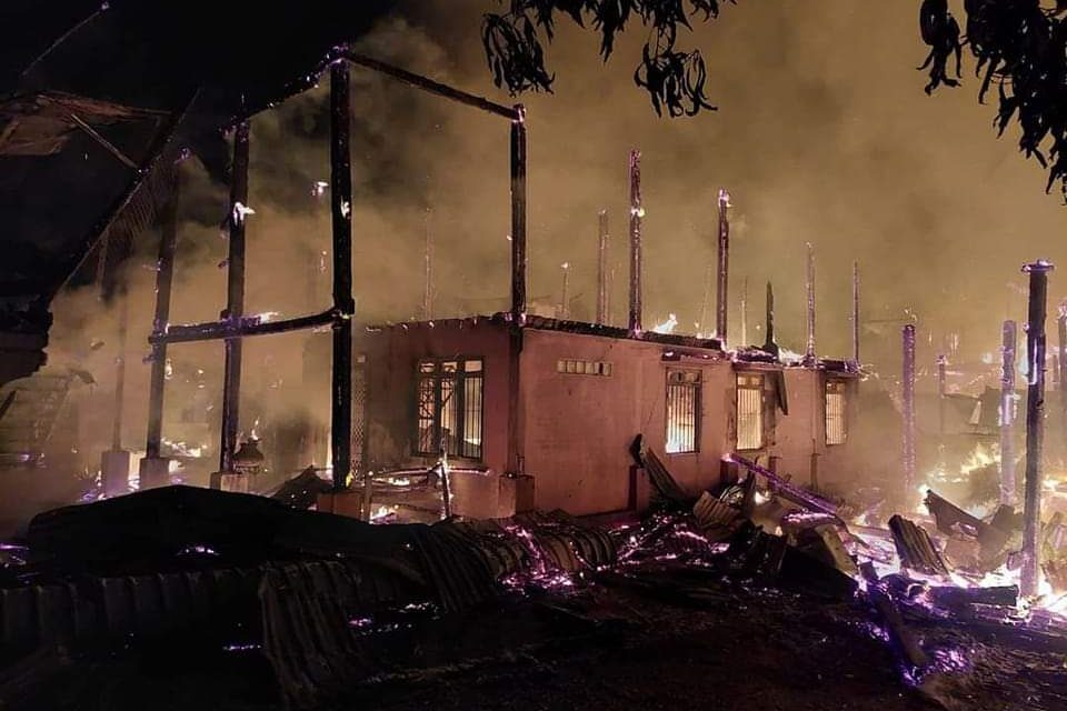 Midnight blaze leaves minor siblings dead, 3 houses gutted in Kupwara village