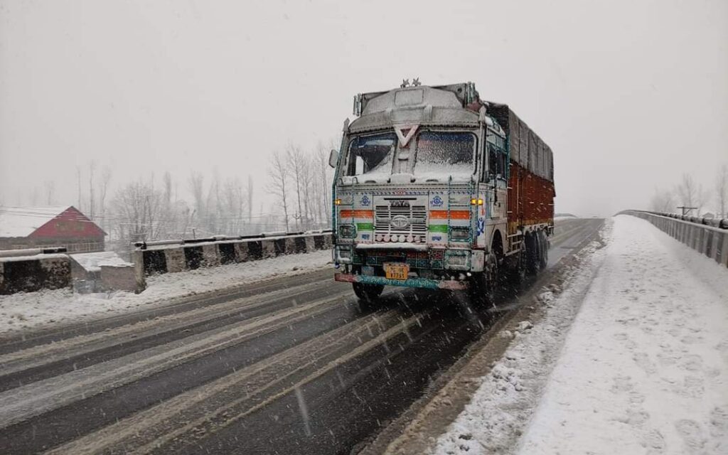 Srinagar-Leh highway closed after fresh snowfall at Zoji La Pass