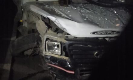 Four injured as two vehicles collide head-on in Kangan