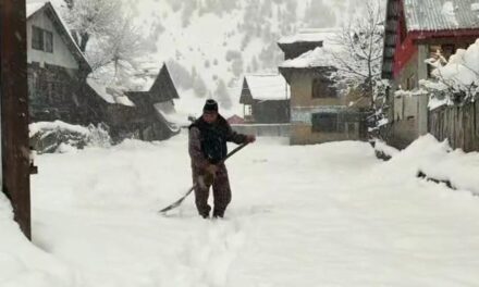 MeT forecasts light snowfall in Kashmir in 24 hours;Sub-Zero Temp Recorded In Entire Valley, Bhaderwah