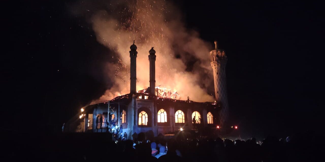 Inferno Guts Mosque in Drass