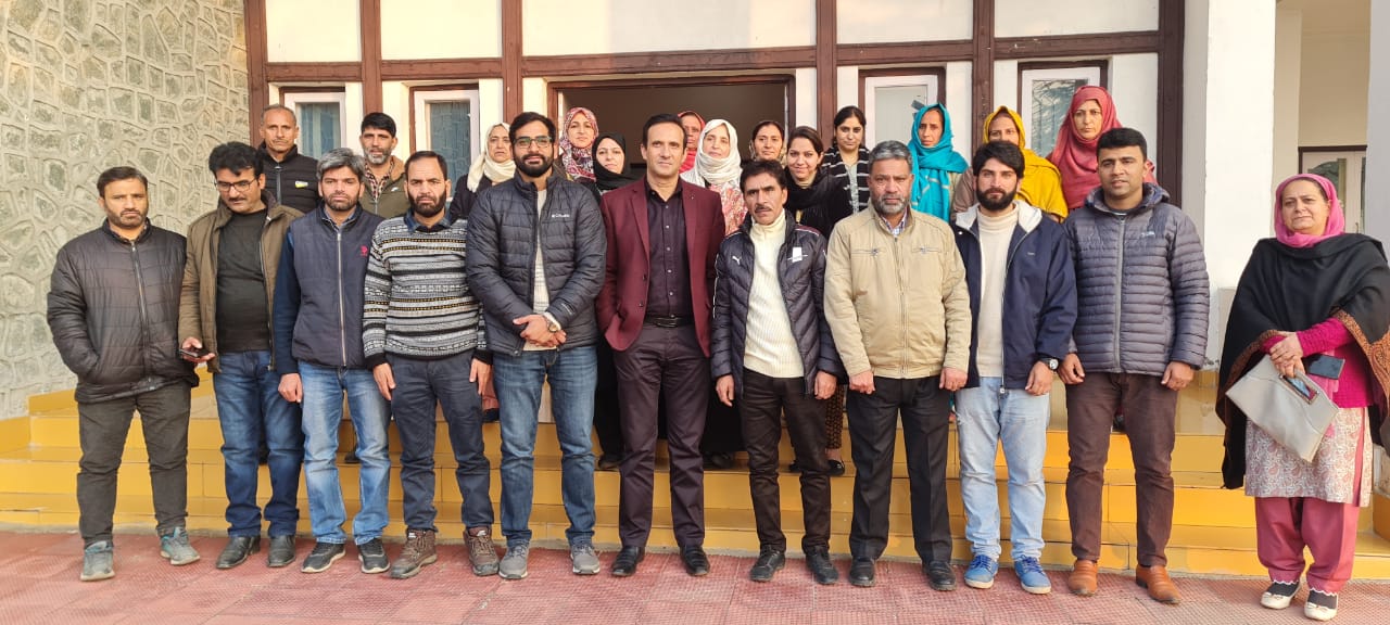 ICDS Department Ganderbal accords warm farewell to outgoing District Programme Officer