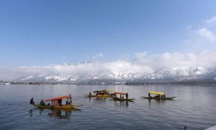 Sub-zero temperatures prevail in Kashmir;Mist In Srinagar, Haze in Qazigund, Jammu