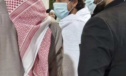 Shah Rukh Khan performs Umrah at Mecca after wrapping up movie shoot in Saudi Arabia