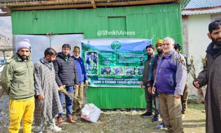 Sindh Forest Division Ganderbal distribute Saplings Seeds and fruit Plants In Gund.