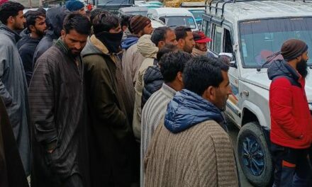 Protest against executing agency of Z Morh tunnel halts tourist movement