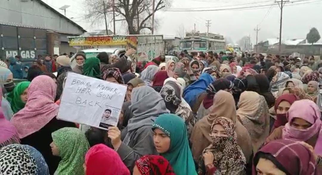 Family of Sopore Boy, ‘Missing’ From Aligarh Stages Protest