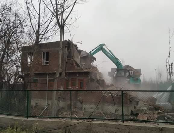 JeM militant commander Ashiq Nengroo’s house demolished in Pulwama