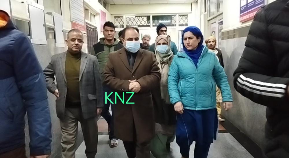 Director Health Kashmir inspects DH Ganderbal, reviews healthcare facilities, winter preparedness